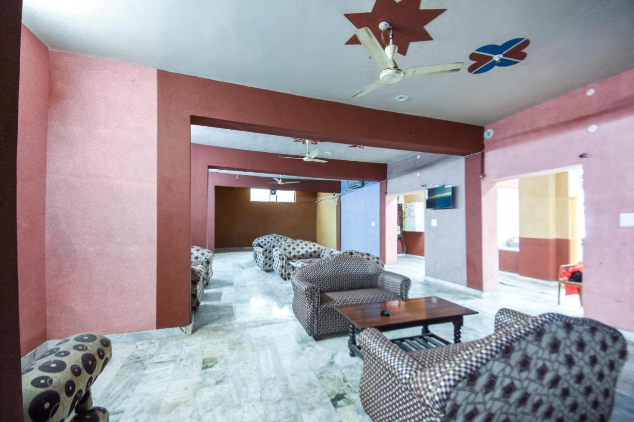 Oyo Flagship Vibes Hotel Nālāgarh Екстериор снимка