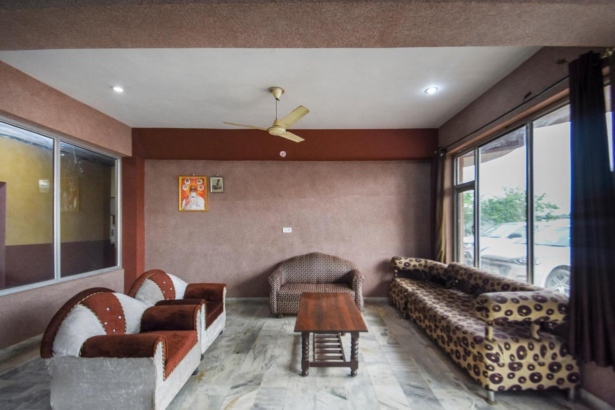 Oyo Flagship Vibes Hotel Nālāgarh Екстериор снимка