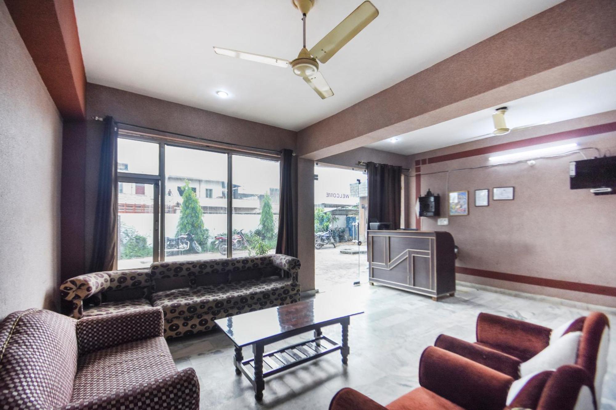 Oyo Flagship Vibes Hotel Nālāgarh Екстериор снимка